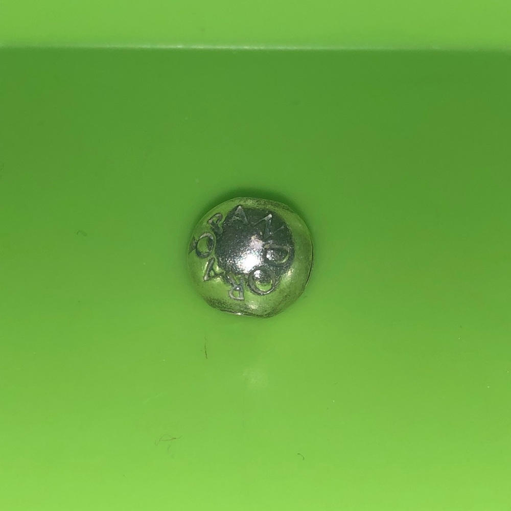 Pandora charm clip NWOT - Picture 1 of 2